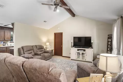 Living - 21 Rouse Rd, Lumberton, MS 39455 photo 2 of 2