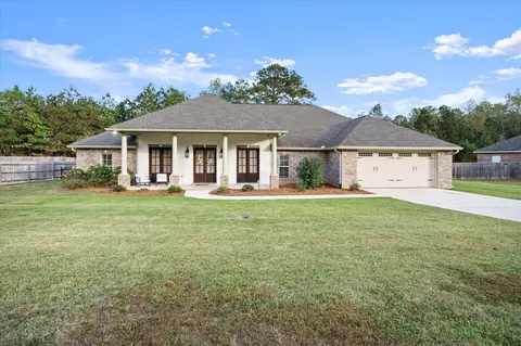 18 Elms Ct, Hattiesburg, MS 39402