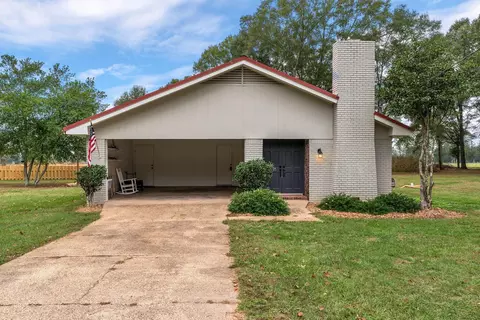 1036 Sis Hobson Rd Ext, Hattiesburg, MS 39401