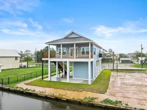11009 New York St, Bay St. Louis, MS 39520