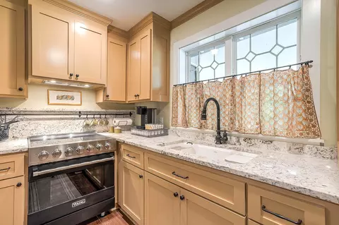 Kitchen - 2118 N 7th, Laurel, MS 39440 photo 5 of 9