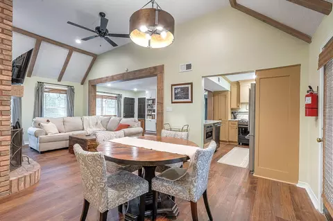 Dining - 2118 N 7th, Laurel, MS 39440 photo 1 of 3