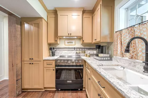 Kitchen - 2118 N 7th, Laurel, MS 39440 photo 9 of 9