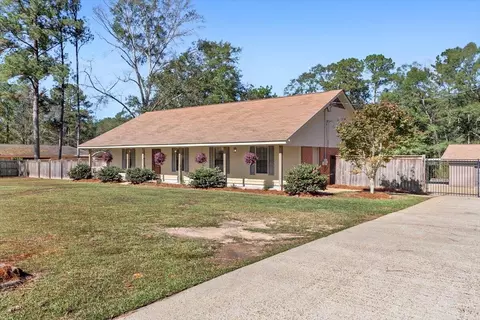 107 Temple Rd, Petal, MS 39465