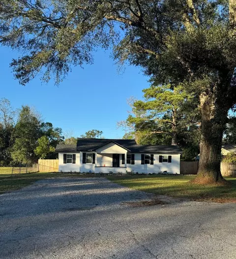 105 Cedar St, Petal, MS 39465