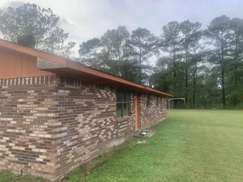 Exterior - 686 Blackjack-new Chapel Rd, Collins, MS 39428 photo 2 of 6