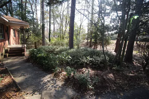 Exterior - 611 Garden Dr, Laurel, MS 39440 photo 6 of 22