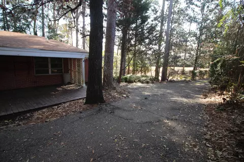 Exterior - 611 Garden Dr, Laurel, MS 39440 photo 12 of 22