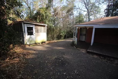 Exterior - 611 Garden Dr, Laurel, MS 39440 photo 13 of 22
