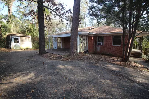 Exterior - 611 Garden Dr, Laurel, MS 39440 photo 11 of 22