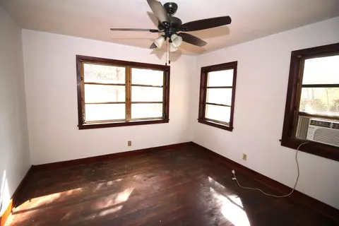 Bedroom - 611 Garden Dr, Laurel, MS 39440 photo 2 of 4