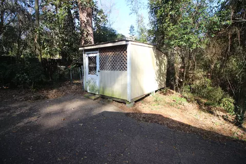 Exterior - 611 Garden Dr, Laurel, MS 39440 photo 14 of 22
