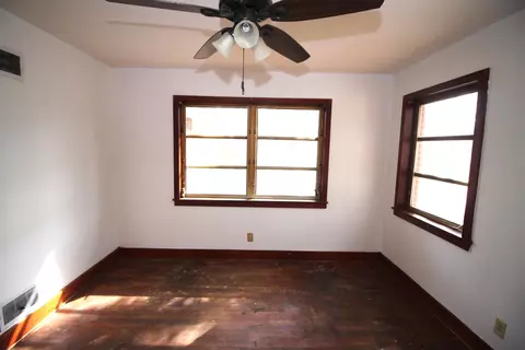 Bedroom - 611 Garden Dr, Laurel, MS 39440 photo 3 of 4