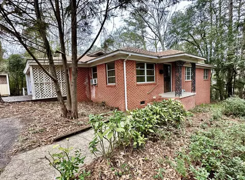 611 Garden Dr, Laurel, MS 39440