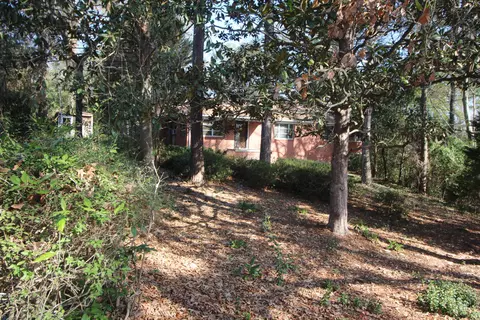 Exterior - 611 Garden Dr, Laurel, MS 39440 photo 2 of 22