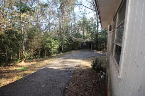 Exterior - 611 Garden Dr, Laurel, MS 39440 photo 15 of 22