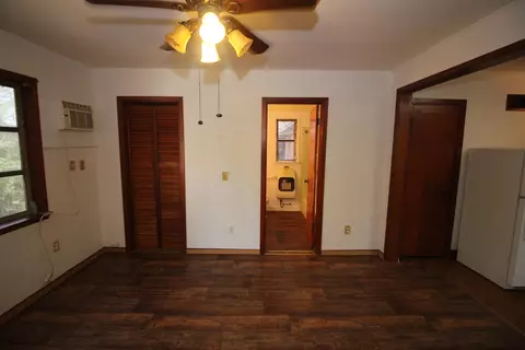 Living - 611 Garden Dr, Laurel, MS 39440 photo 6 of 8