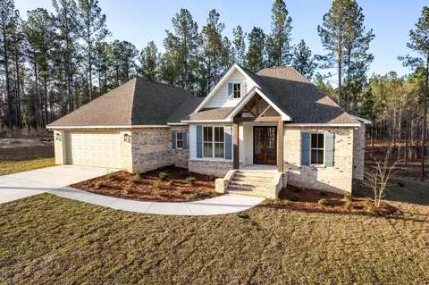 53 Stuart Rd, Sumrall, MS 39482
