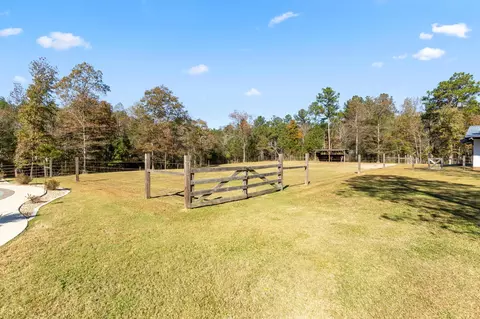 Exterior - 865 Oloh Rd, Sumrall, MS 39482 photo 8 of 11