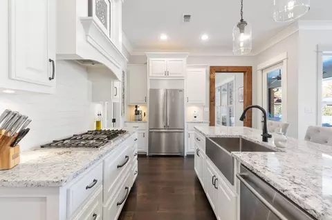 Kitchen - 865 Oloh Rd, Sumrall, MS 39482 photo 5 of 6