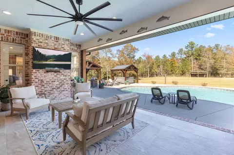 Exterior - 865 Oloh Rd, Sumrall, MS 39482 photo 3 of 11