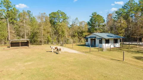 Exterior - 865 Oloh Rd, Sumrall, MS 39482 photo 5 of 11