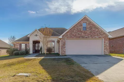 16 Chapel Hill Blvd W, Hattiesburg, MS 39402