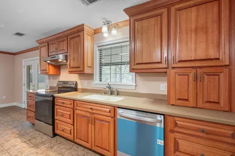 Kitchen - 115 Bates Ave, Purvis, MS 39475 photo 5 of 6