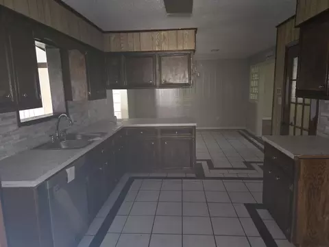 Kitchen - 3 Pinecrest Pl, Laurel, MS 39440 photo 1 of 2