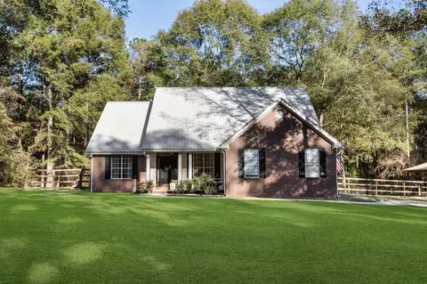 88 N G Weldy Rd, Hattiesburg, MS 39401
