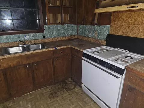 Kitchen - 1614 Us-84, Collins, MS 39428 photo 1 of 1