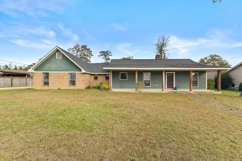103 Lakeland Dr, Hattiesburg, MS 39402