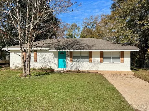313 E Starkey, Poplarville, MS 39470