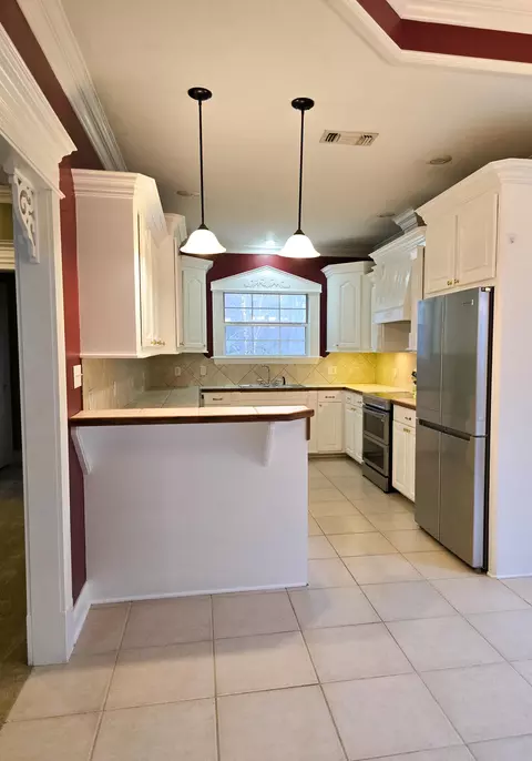 Kitchen - 36 Walker Hill Rd, Sumrall, MS 39482 photo 1 of 5