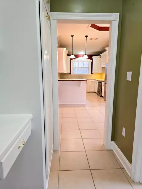 Entry Way - 36 Walker Hill Rd, Sumrall, MS 39482 photo 3 of 4