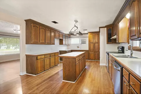 Kitchen - 27 Walnut Dr, Petal, MS 39465 photo 5 of 7