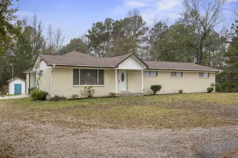 27 Walnut Dr, Petal, MS 39465