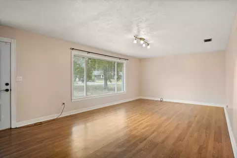 Living - 27 Walnut Dr, Petal, MS 39465 photo 6 of 6