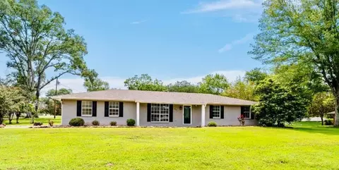 201 S Velma St, Liberty, MS 39645