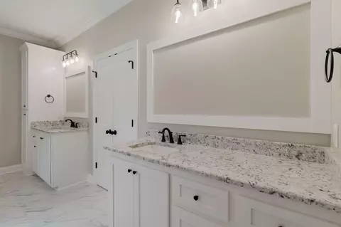 Bath - 12 Brunswick Pt, Sumrall, MS 39482 photo 2 of 5