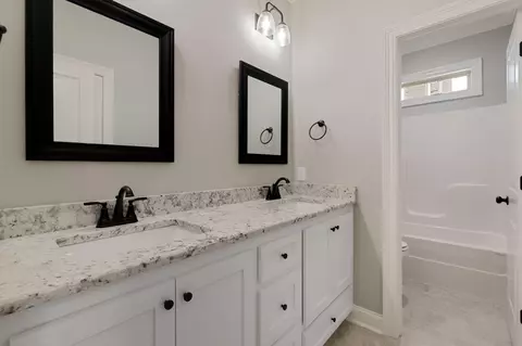Bath - 12 Brunswick Pt, Sumrall, MS 39482 photo 5 of 5
