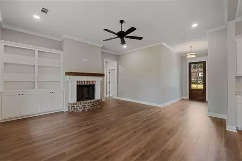 Living - 12 Brunswick Pt, Sumrall, MS 39482 photo 4 of 4