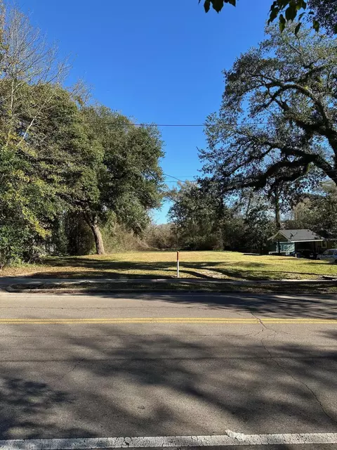 823 N 1st Ave, Laurel, MS 39440 photo 5