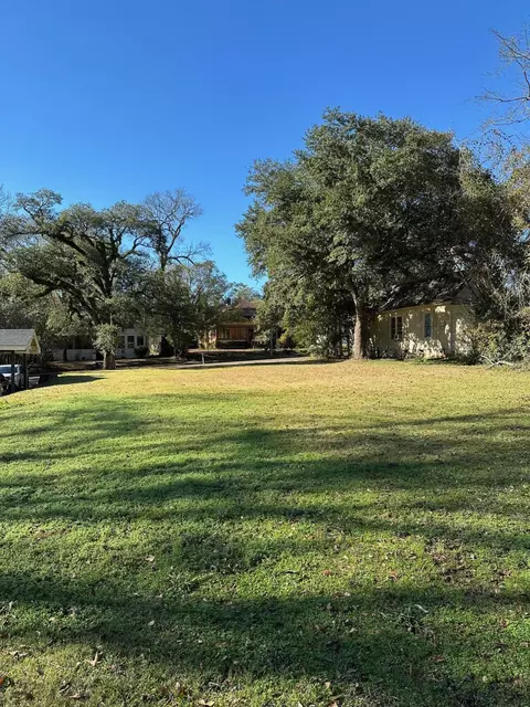 823 N 1st Ave, Laurel, MS 39440 photo 9