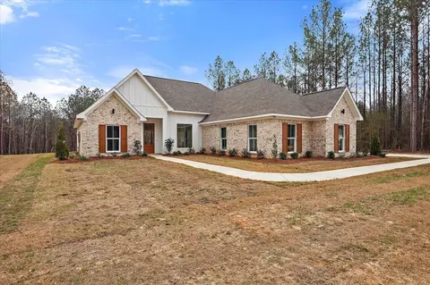142 Ashwood Ln, Mendenhall, MS 39114