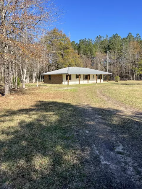 25 Henry Rd, Foxworth, MS 39483