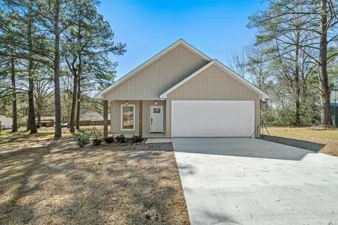 12 White Rd, Sumrall, MS 39482