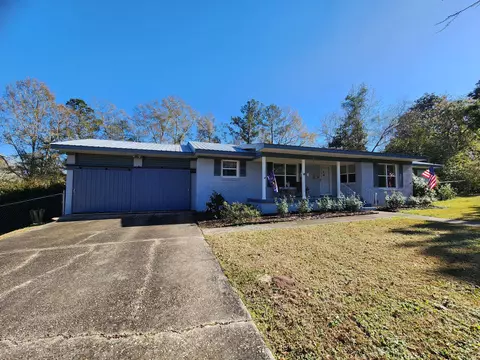 104 N 7th St, Lumberton, MS 39455