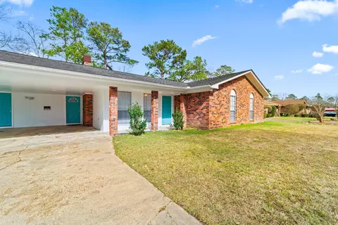 3211 Rosewood Dr, Hattiesburg, MS 39401