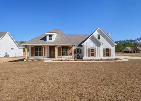 16 Pipestone Pass, Sumrall, MS 39482